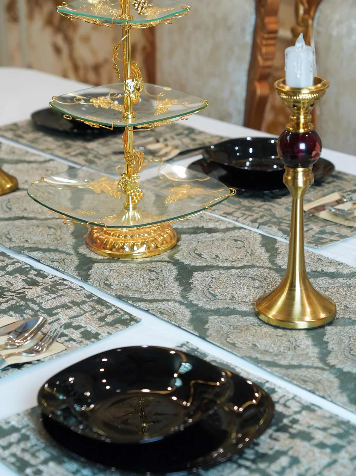 Misty Grey Damask Table Runner Set