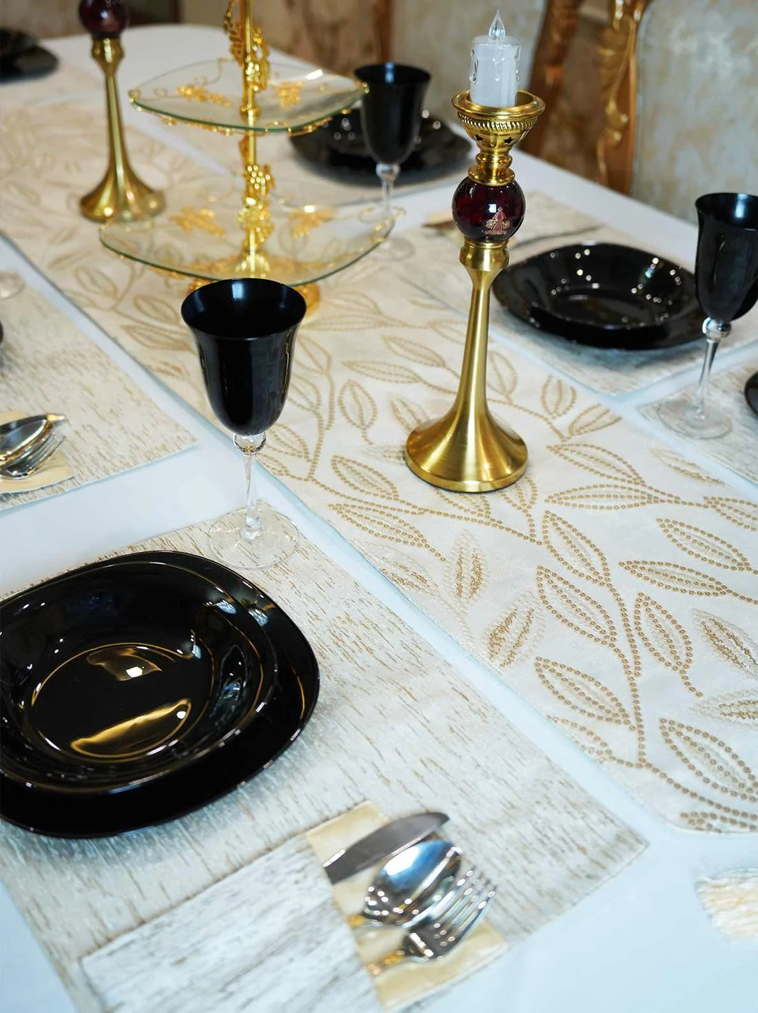 Luxury Thick Lined Damask Table Runner Set