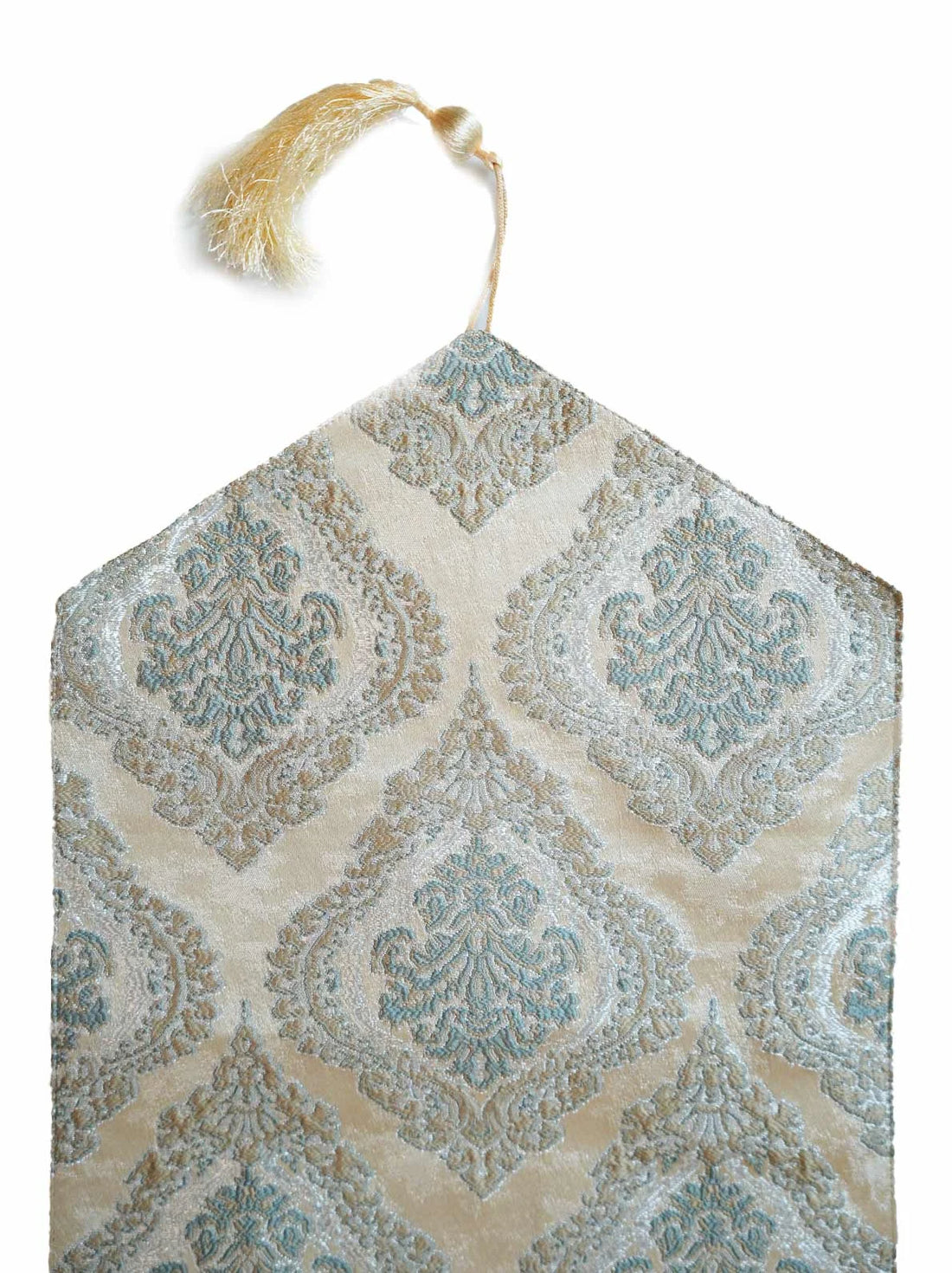 Platinum Skyline Table Runner Set