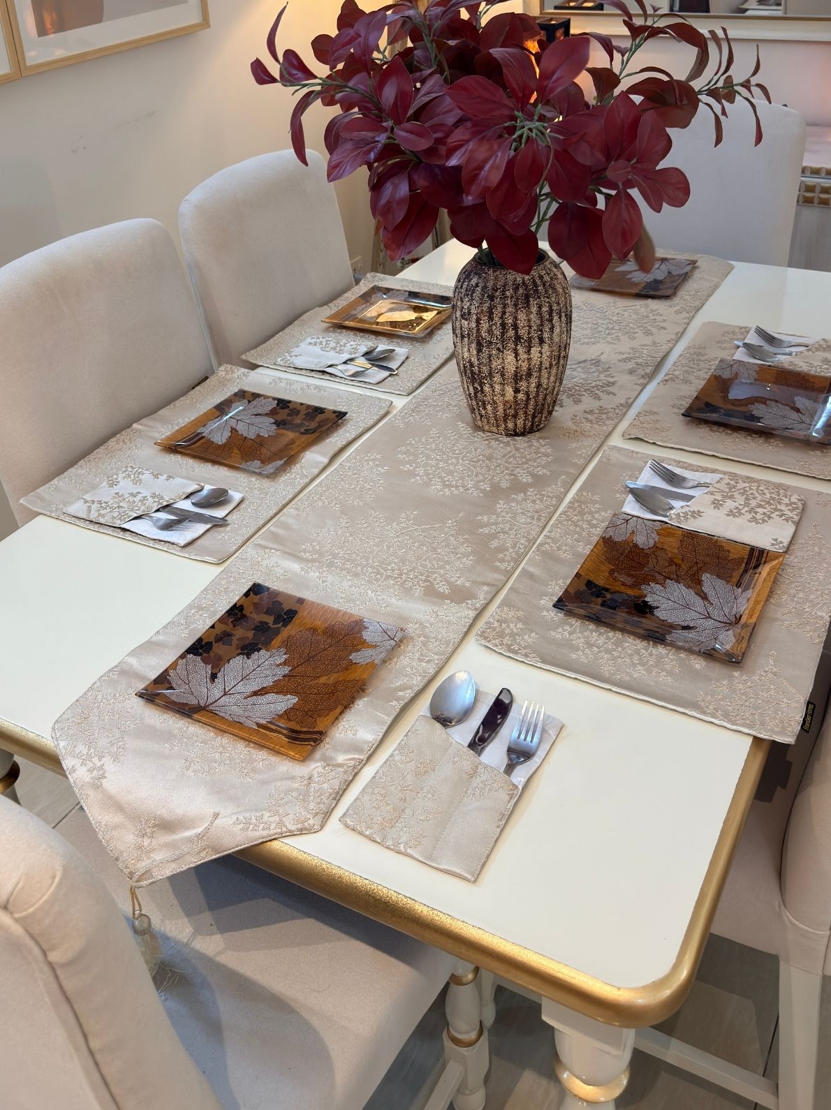 Vintage Jacquard Table Runner Set