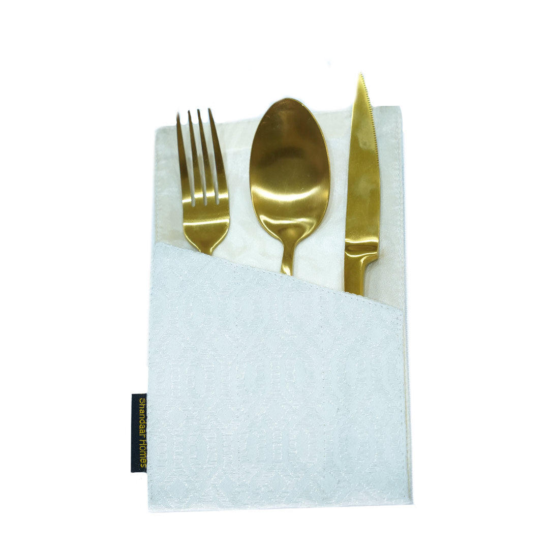 Baroque White Table Runner Set