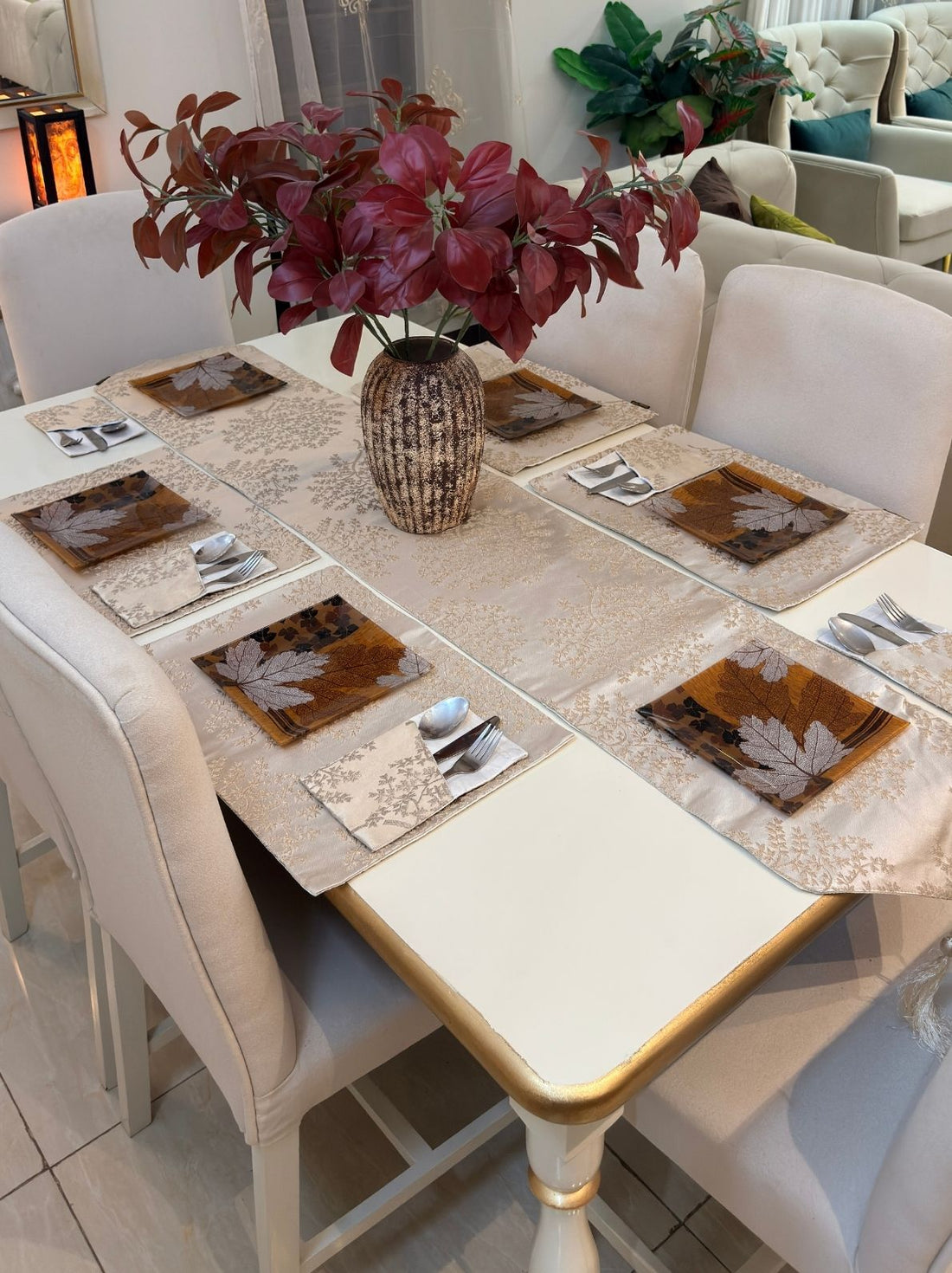 Vintage Jacquard Table Runner Set