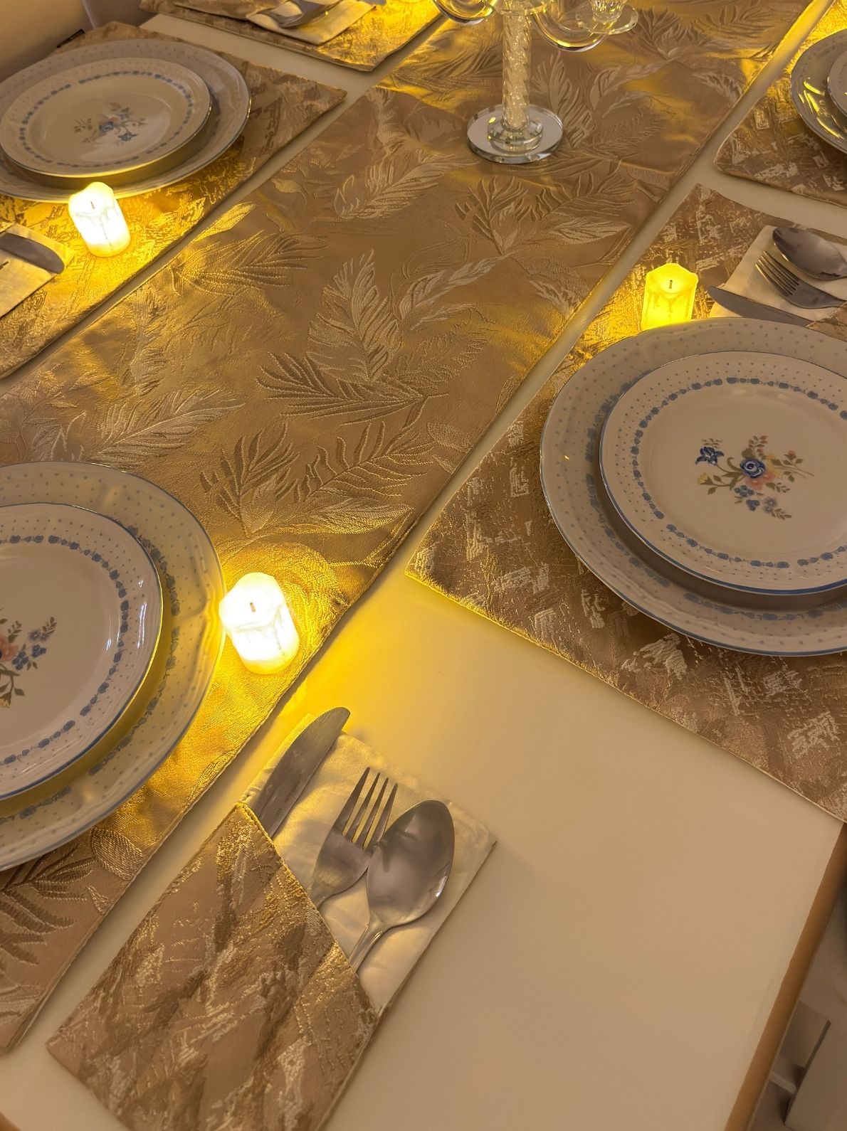 Gold Quartz Table Runner Set