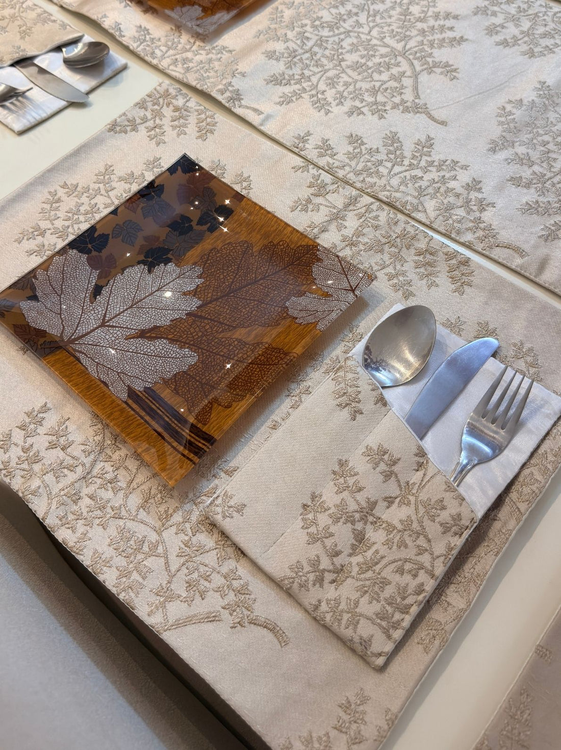 Vintage Jacquard Table Runner Set
