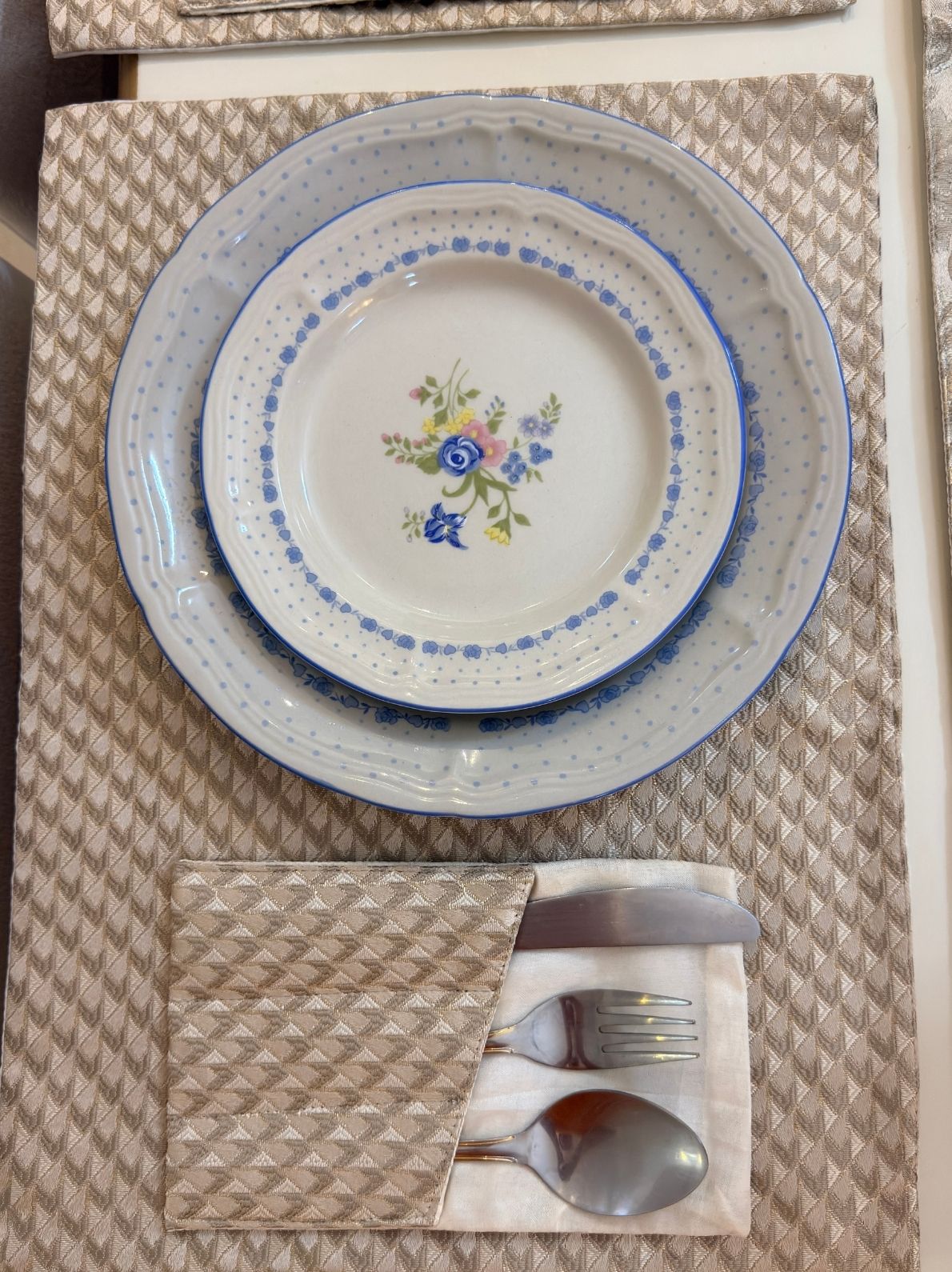 Ivory Damask Table Runner Set