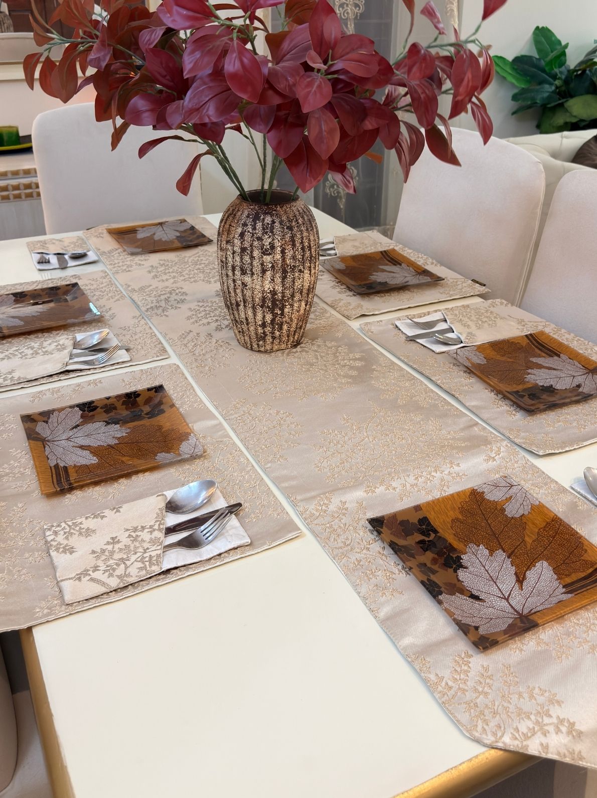Vintage Jacquard Table Runner Set