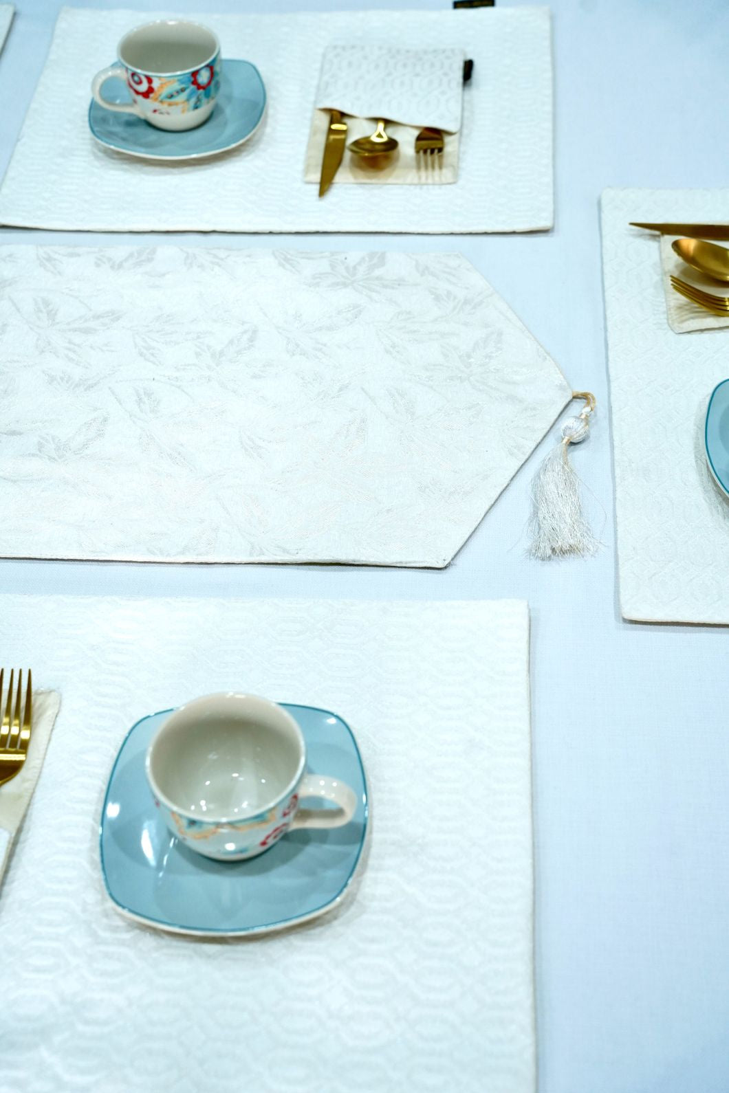Baroque White Table Runner