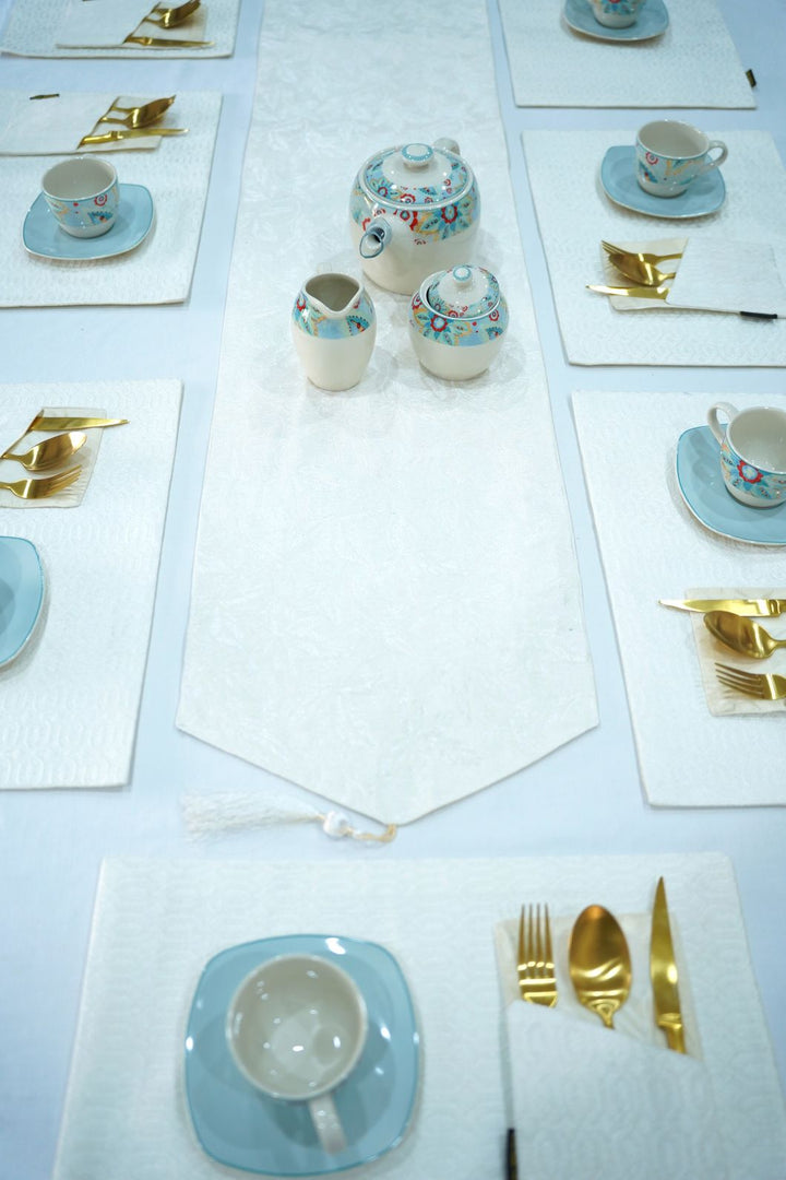 Baroque White Table Runner Set