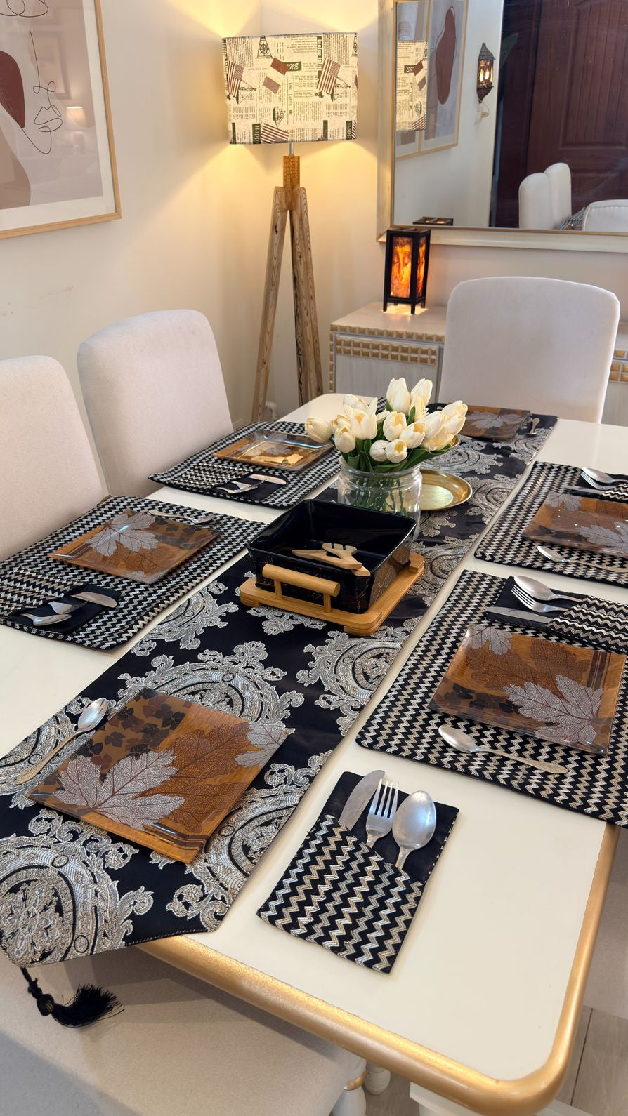 Crown Gold Black Table Runner Set
