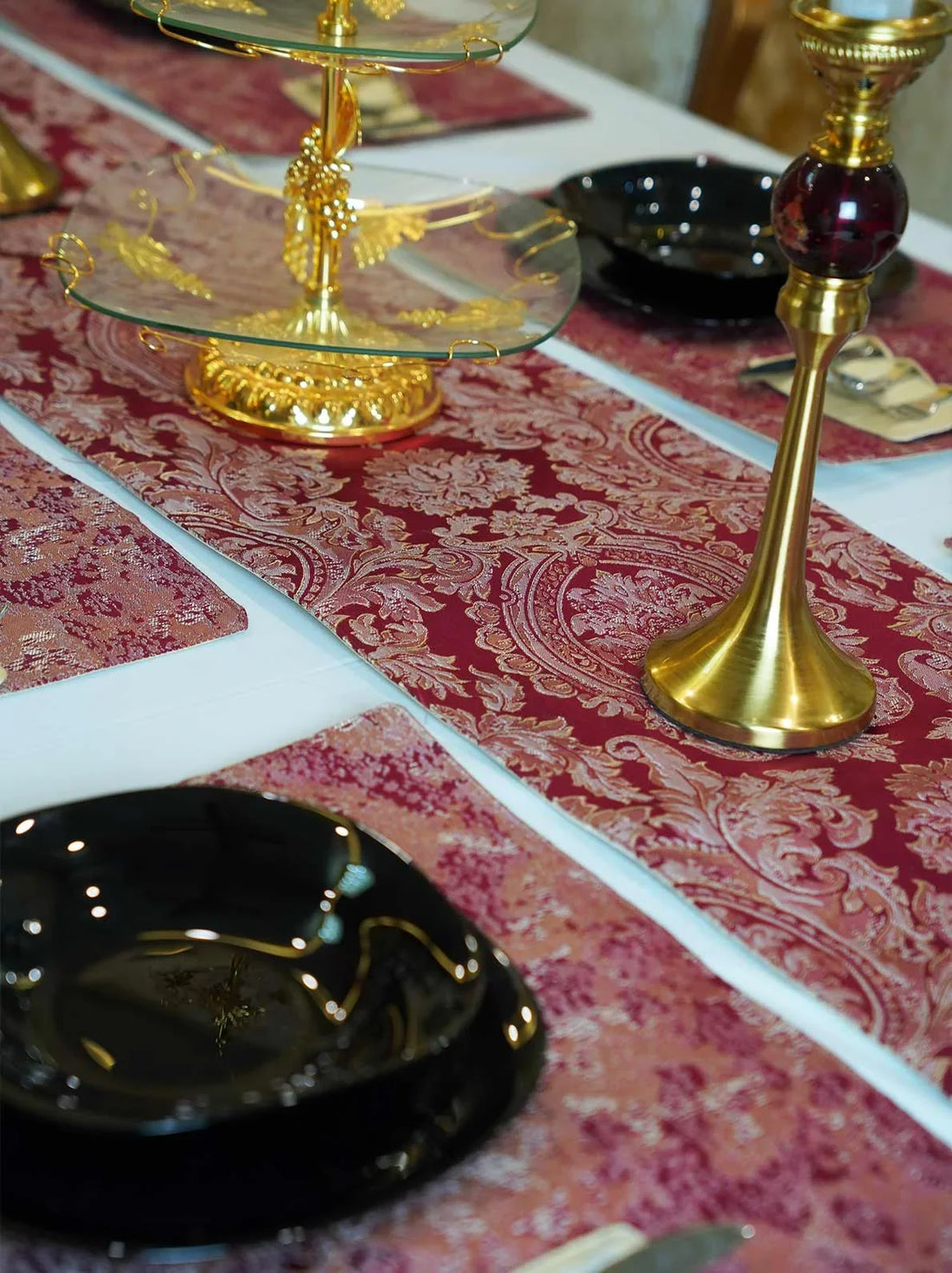 Imperial Wine Table Runner Set