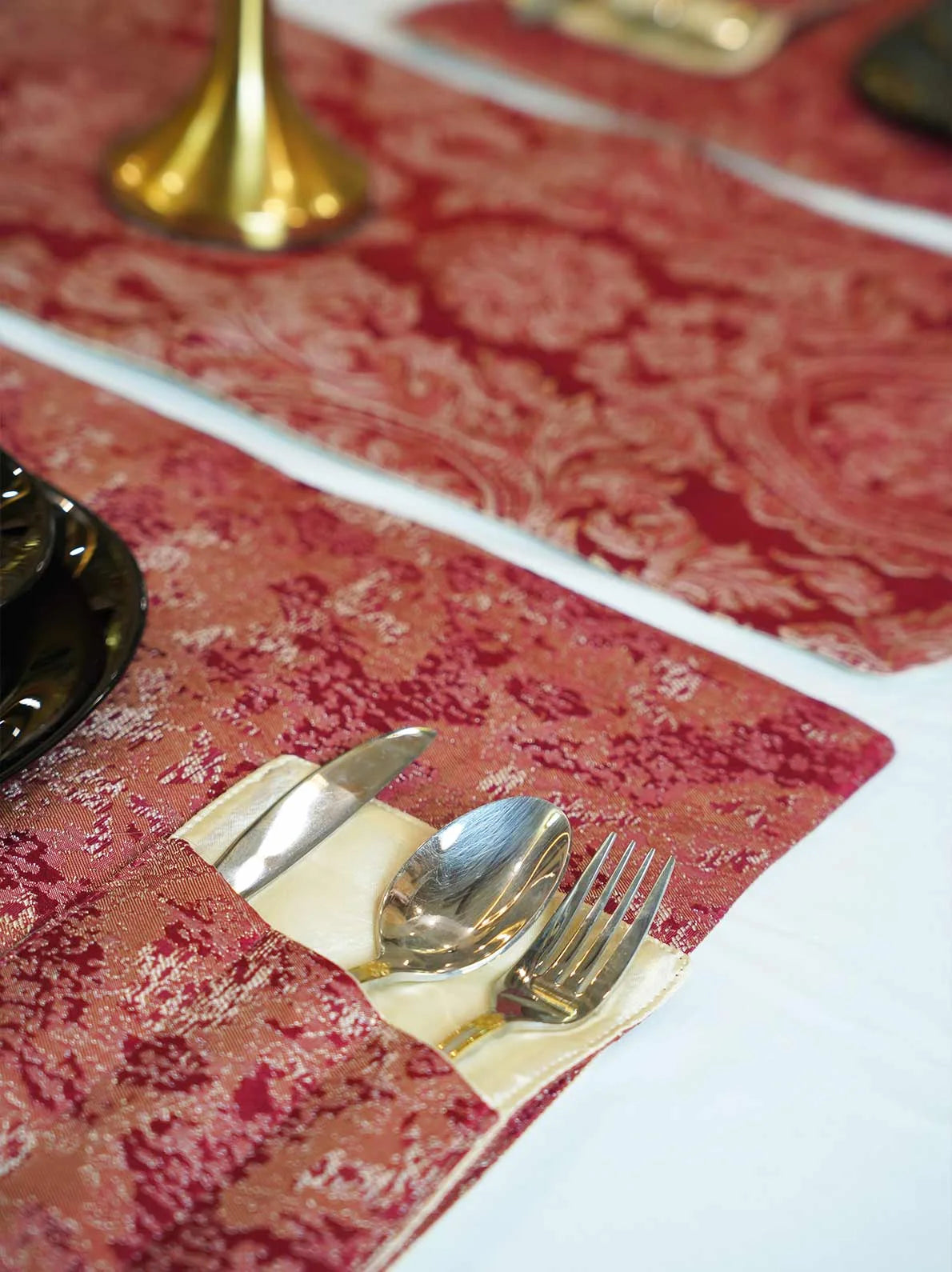 Imperial Wine Table Runner Set